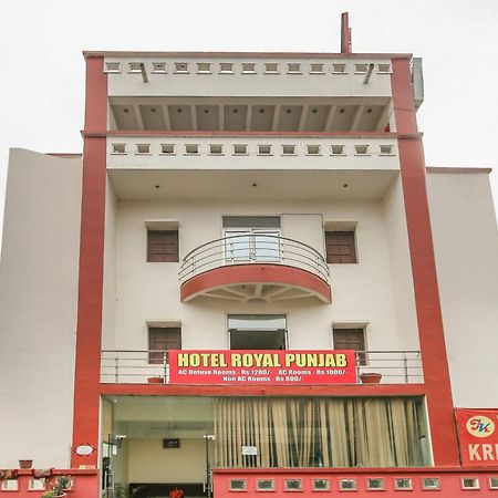 Capital O 81098 Hotel Royal Panjab Bijnaur Bagian luar foto