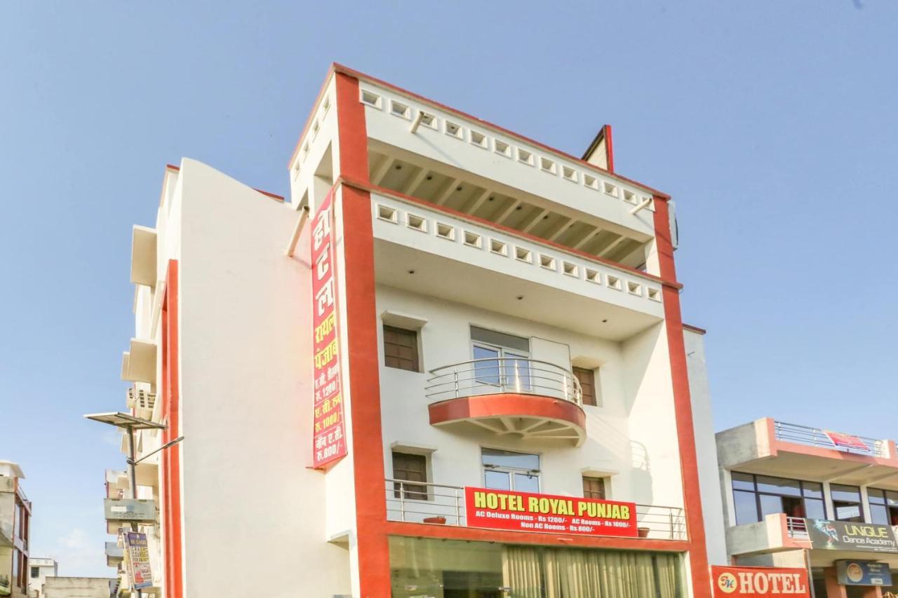 Capital O 81098 Hotel Royal Panjab Bijnaur Bagian luar foto