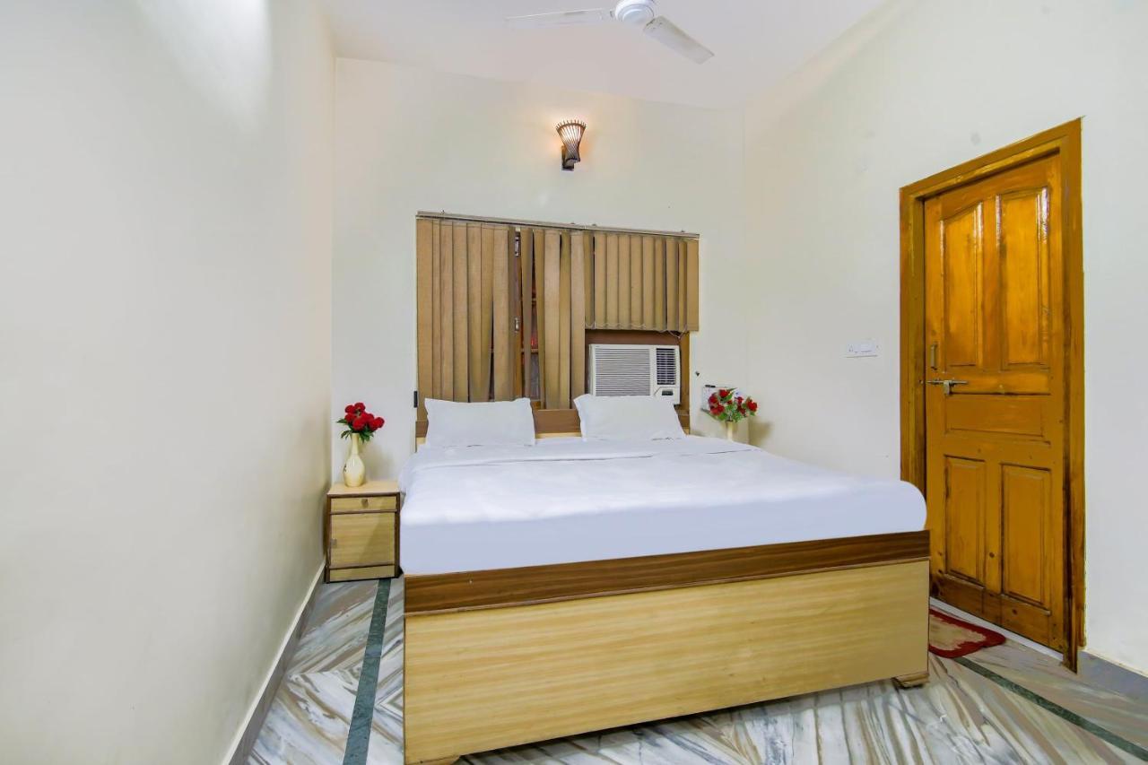 Capital O 81098 Hotel Royal Panjab Bijnaur Bagian luar foto