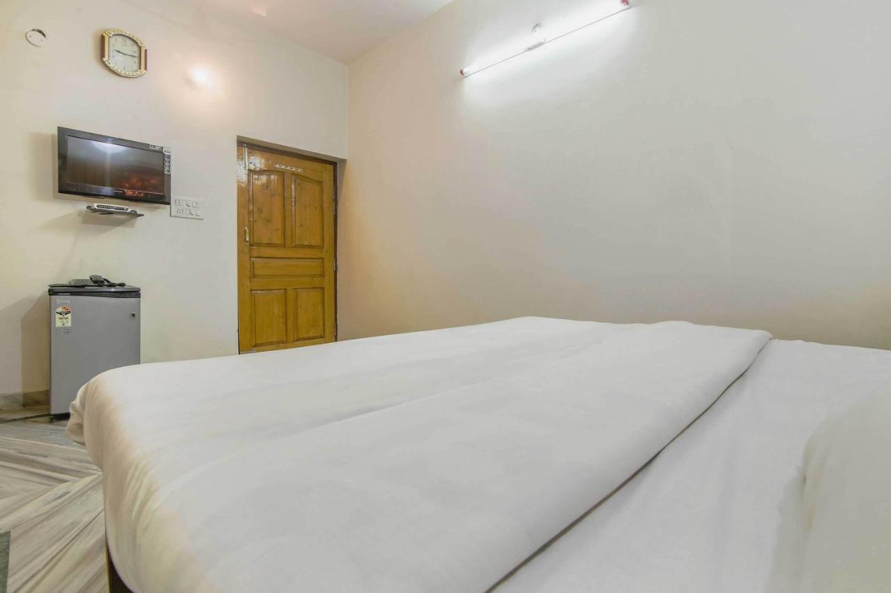 Capital O 81098 Hotel Royal Panjab Bijnaur Bagian luar foto