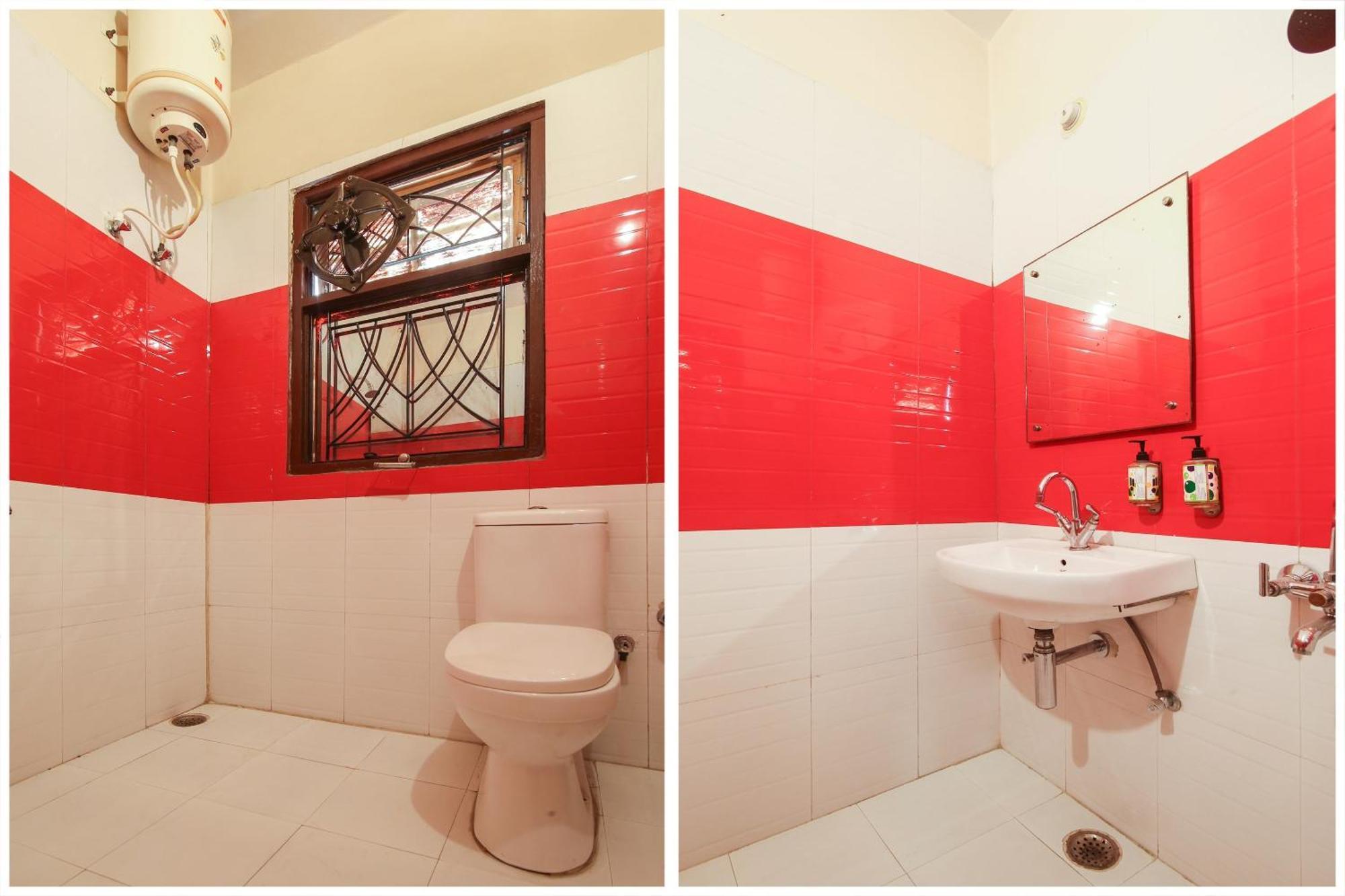 Capital O 81098 Hotel Royal Panjab Bijnaur Bagian luar foto
