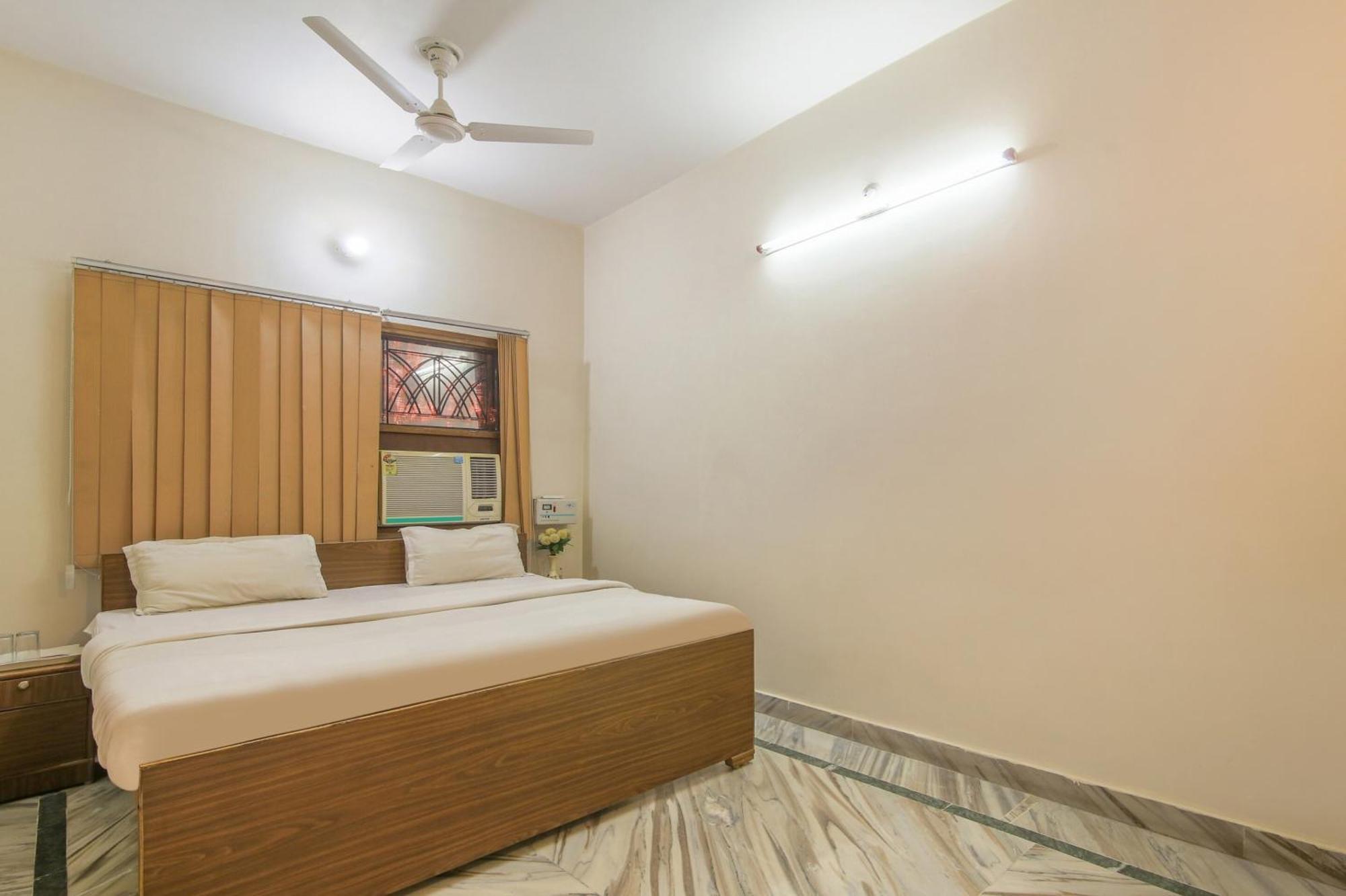 Capital O 81098 Hotel Royal Panjab Bijnaur Bagian luar foto