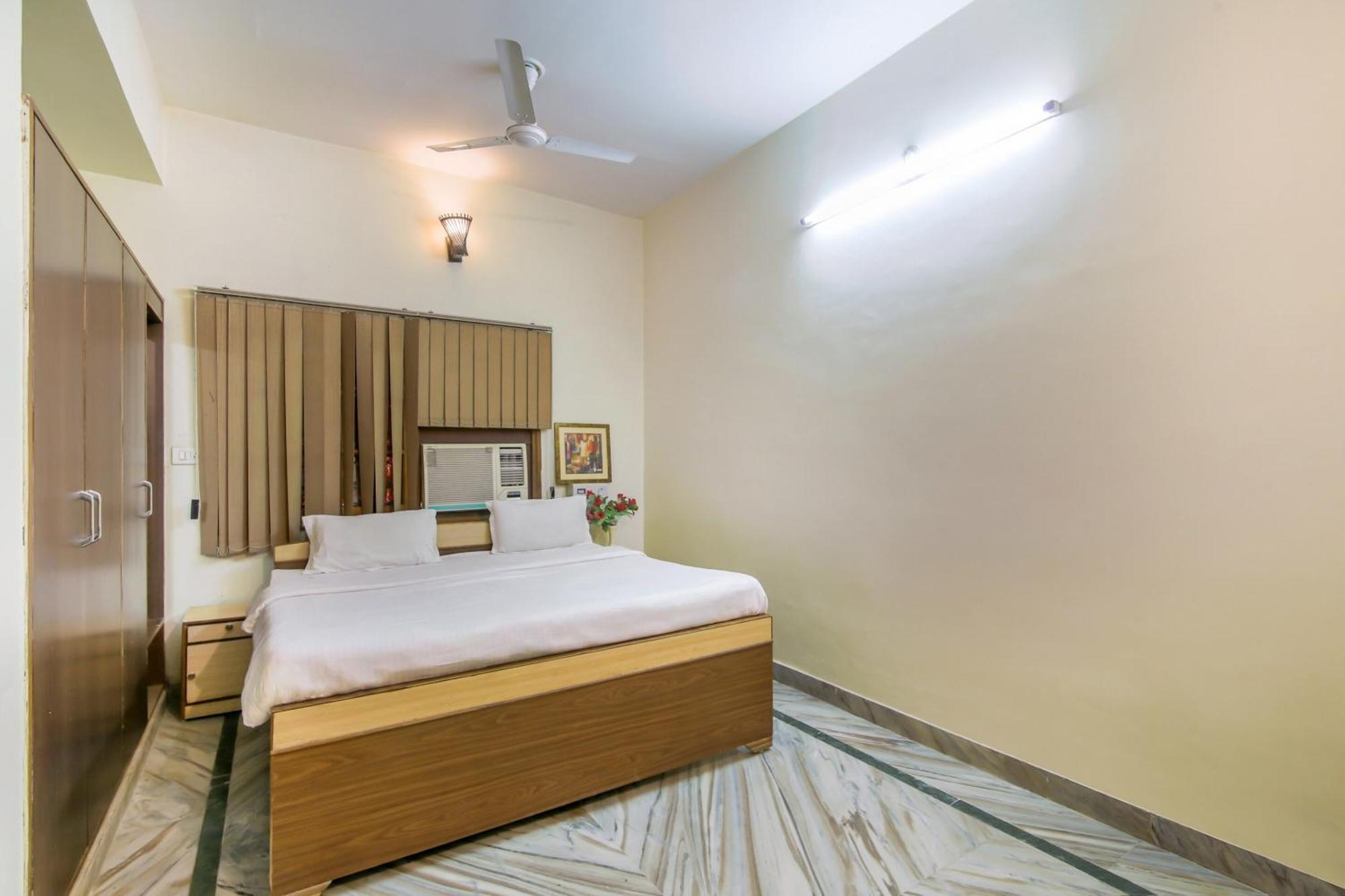Capital O 81098 Hotel Royal Panjab Bijnaur Bagian luar foto