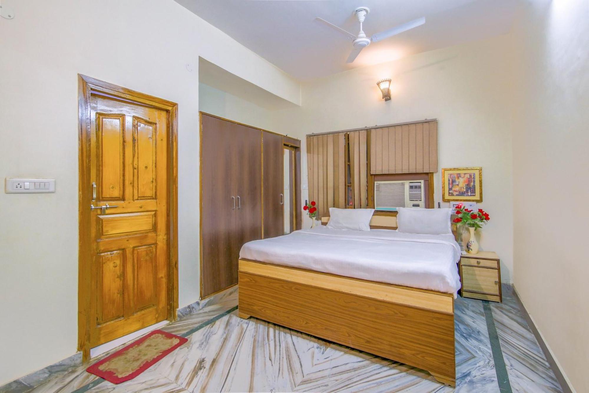 Capital O 81098 Hotel Royal Panjab Bijnaur Bagian luar foto