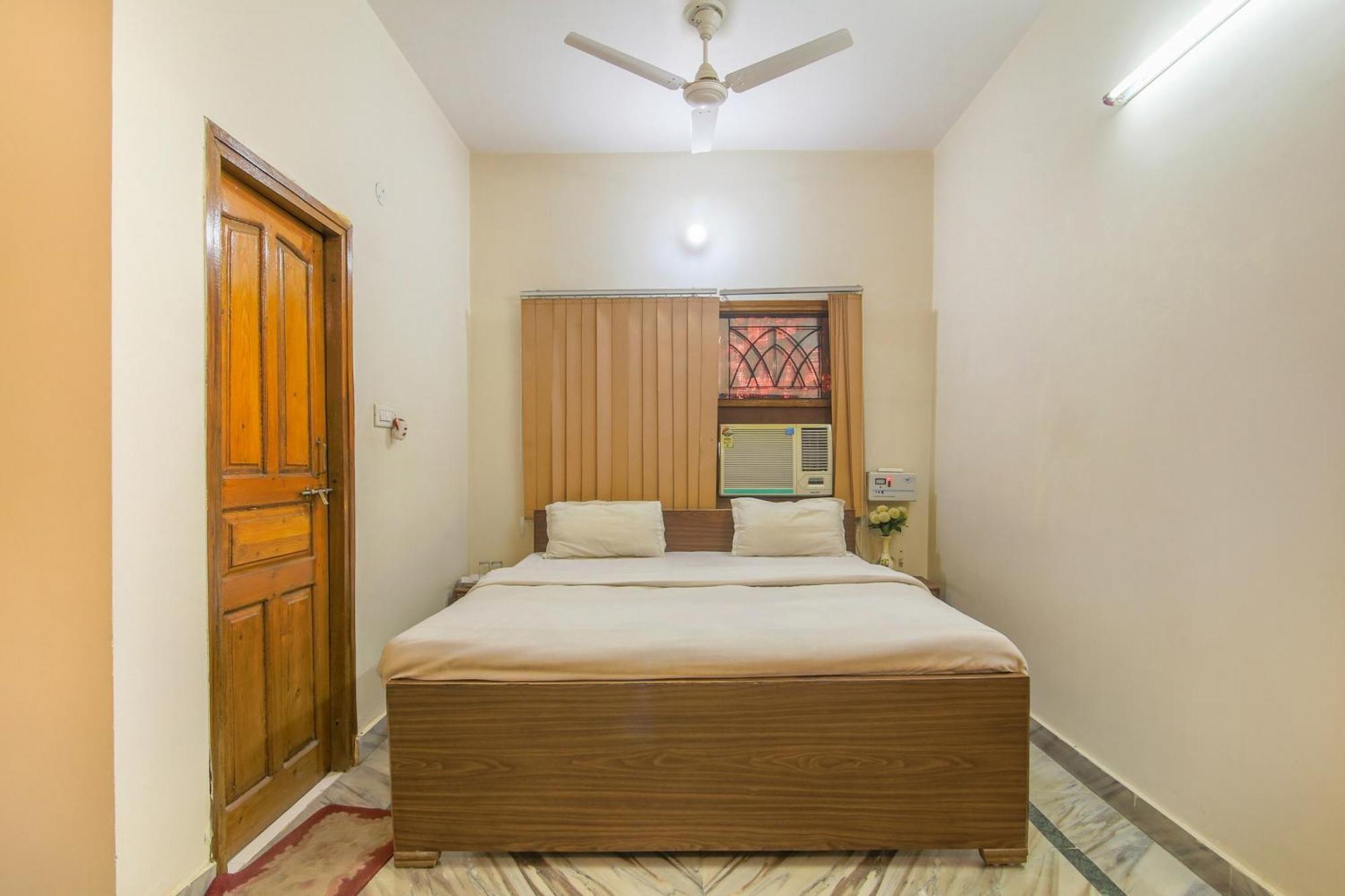Capital O 81098 Hotel Royal Panjab Bijnaur Bagian luar foto