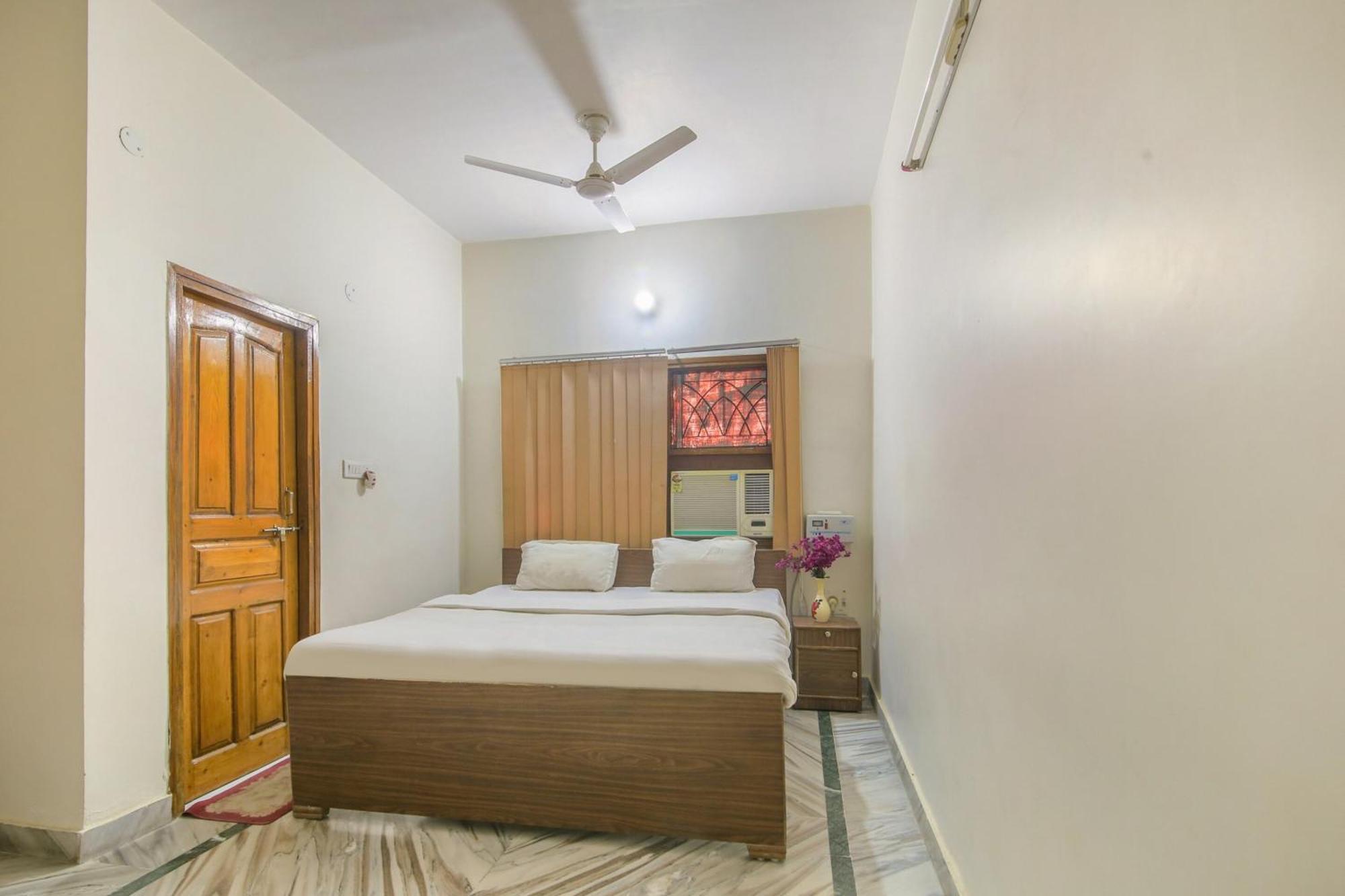 Capital O 81098 Hotel Royal Panjab Bijnaur Bagian luar foto