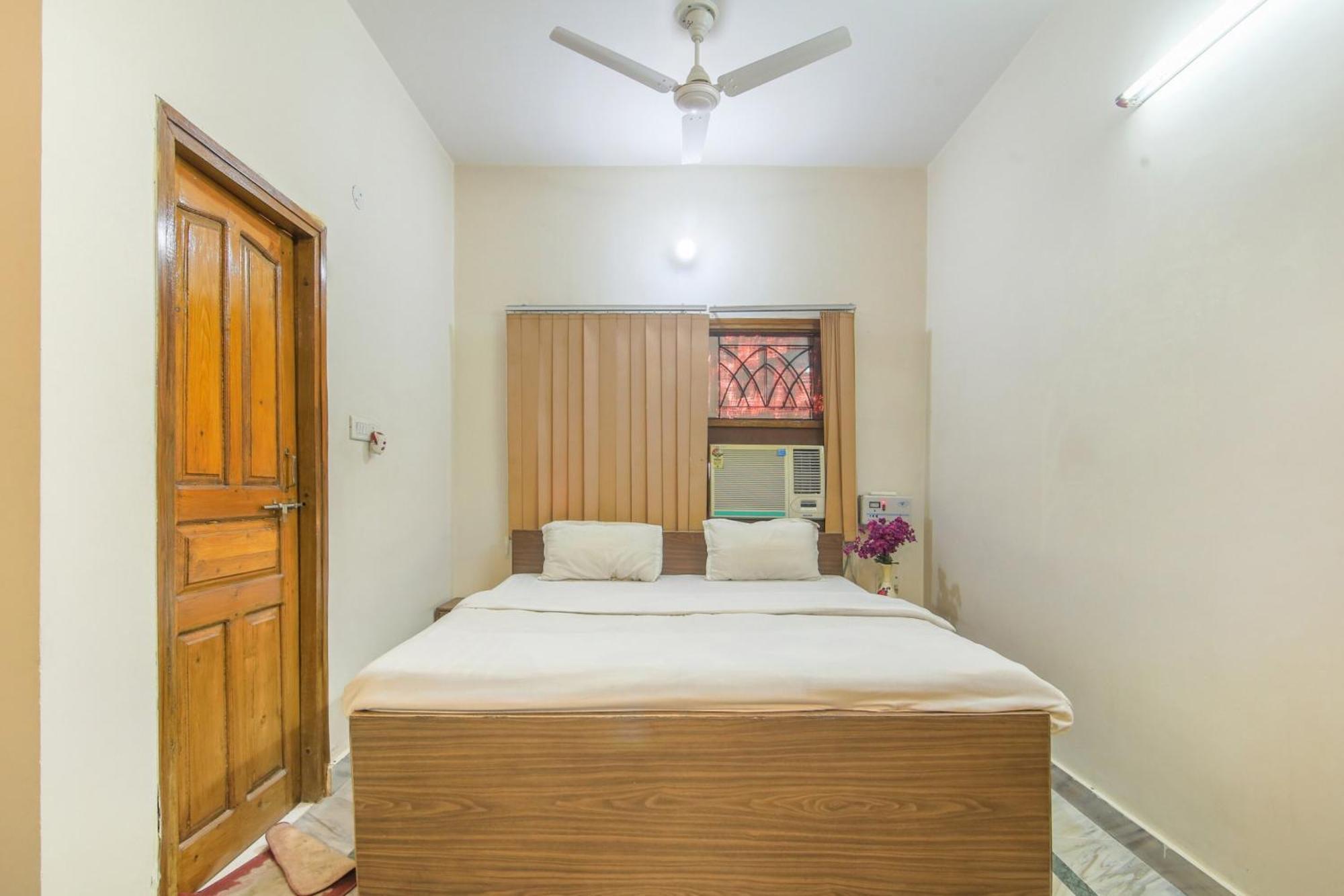 Capital O 81098 Hotel Royal Panjab Bijnaur Bagian luar foto
