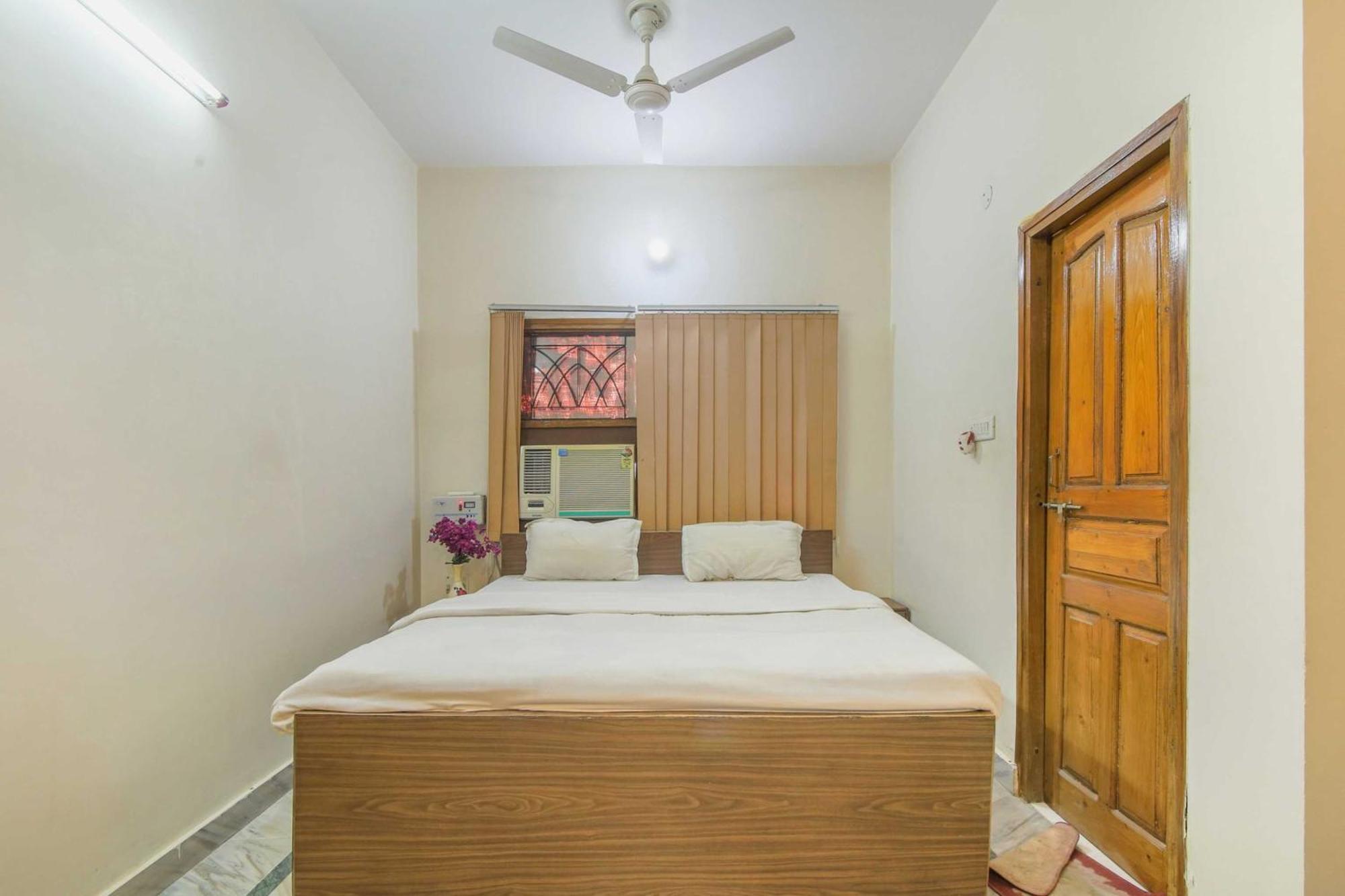 Capital O 81098 Hotel Royal Panjab Bijnaur Bagian luar foto
